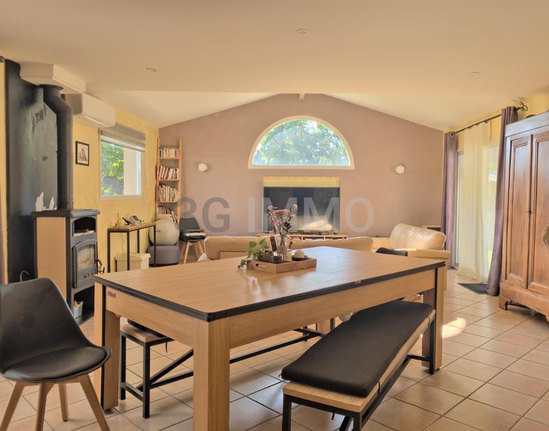 Maison contemporaine - 204 m² - 9 pièces