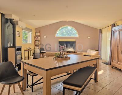 Maison contemporaine - 204 m² - 9 pièces