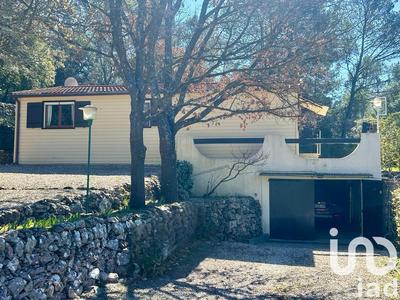 Maison - 14 000 m² - 4 pièces