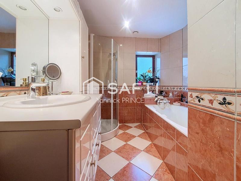 Maison - 151 m² - 6 pièces