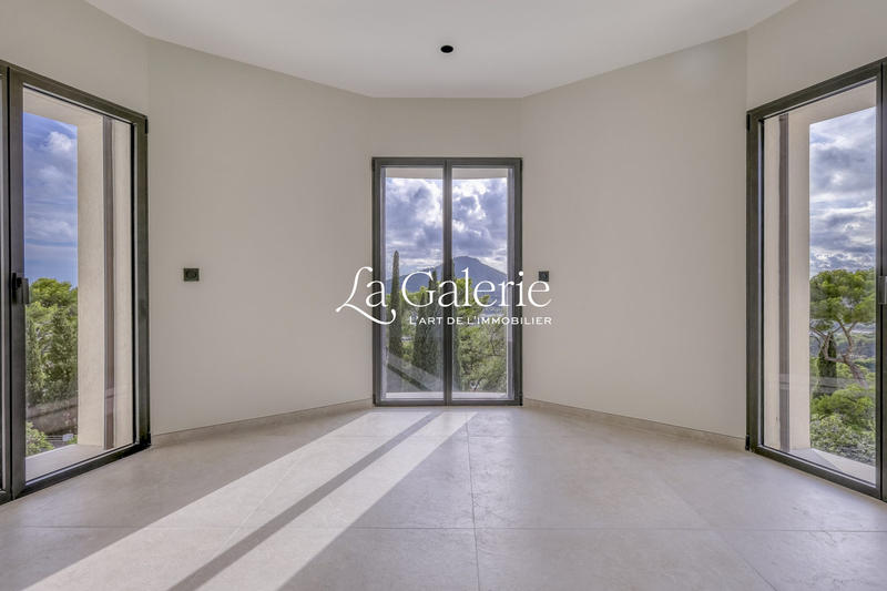Villa - 225 m² - 6 pièces