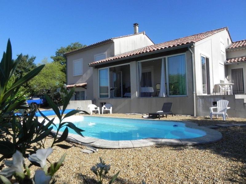 Maison - 200 m² - 10 pièces