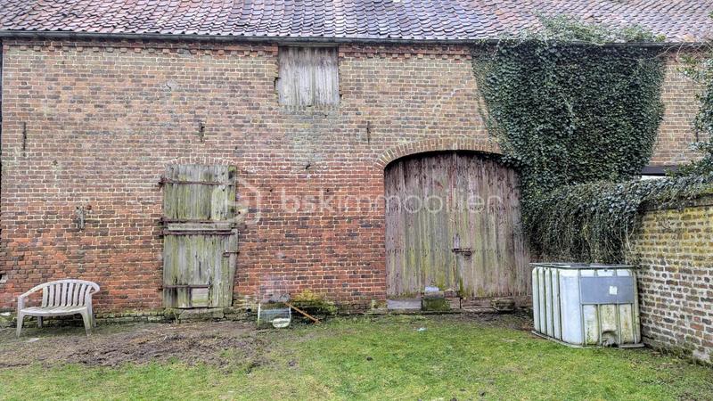 Corps de ferme - 250 m² - 8 pièces