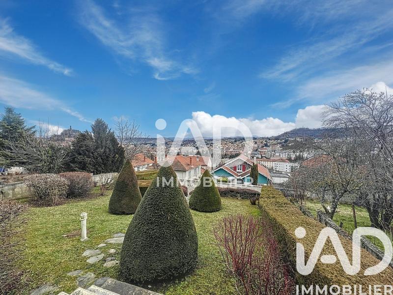 Maison - 226 m² - 8 pièces