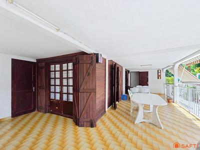 Maison - 262 m² - 10 pièces