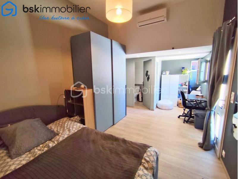 Villa - 237 m² - 6 pièces