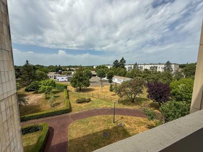 Appartement - 97 m² - 5 pièces