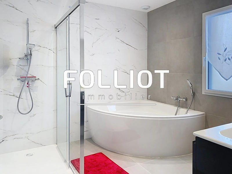 Maison - 193 m² - 7 pièces