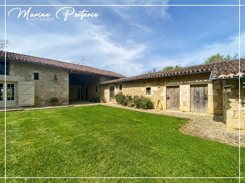 Maison en pierre - 235 m² - 5 pièces