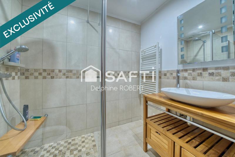 Maison - 212 m² - 8 pièces