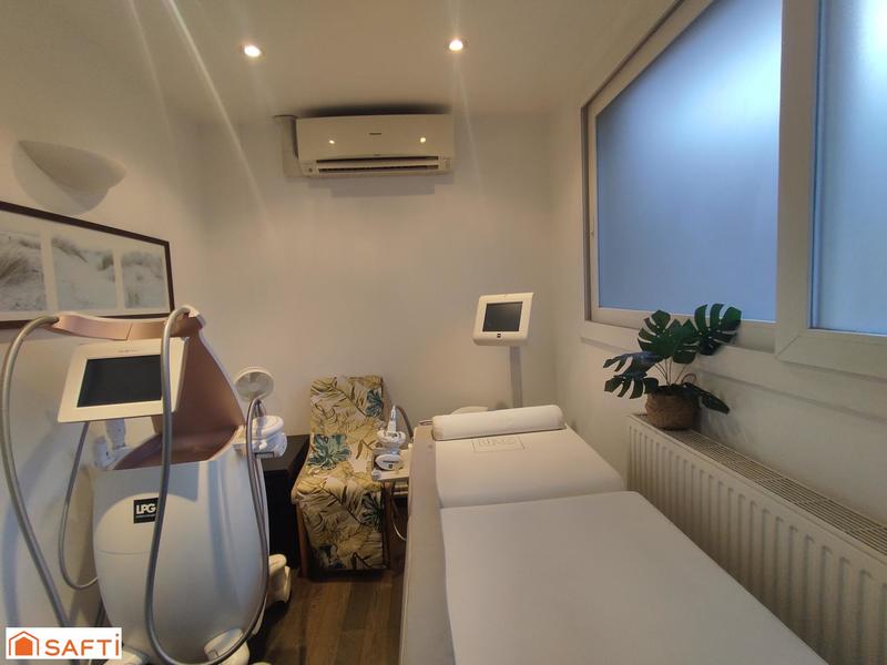 Local commercial - 100 m² - 10 pièces