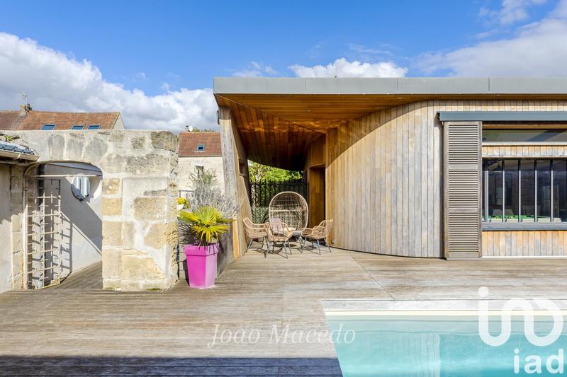 Maison - 240 m² - 6 pièces