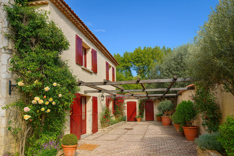 Maison - 202 m² - 7 pièces