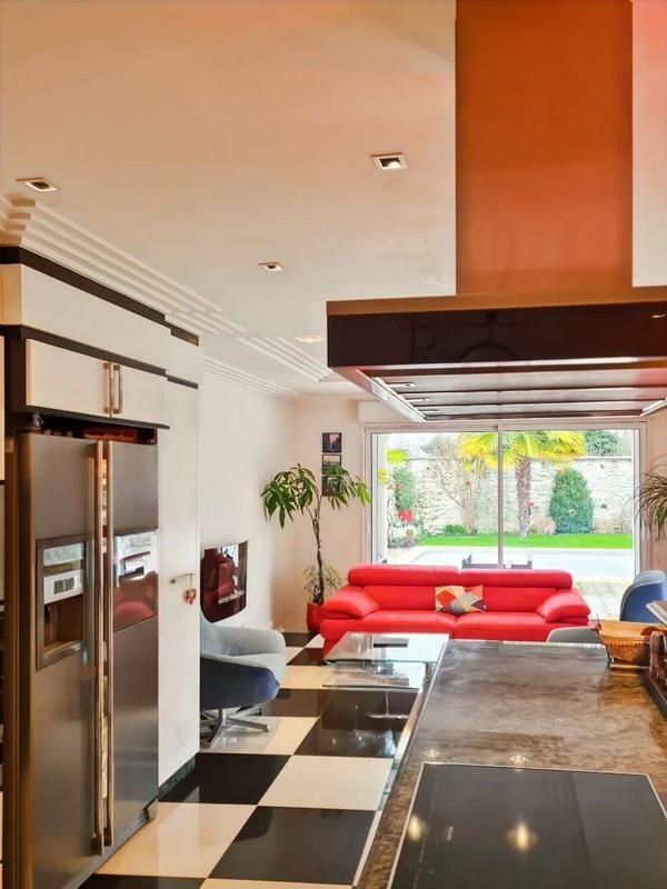 Maison - 230 m² - 7 pièces