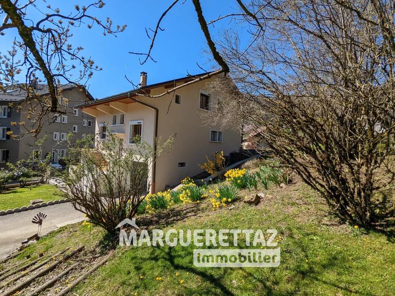 Maison de village - 140 m² - 7 pièces