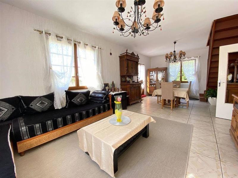 Maison - 238 m² - 10 pièces