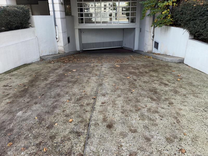 Parking / Garage - 12 m²