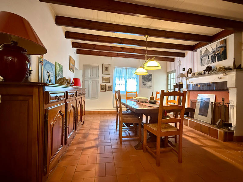 Maison - 197 m² - 7 pièces