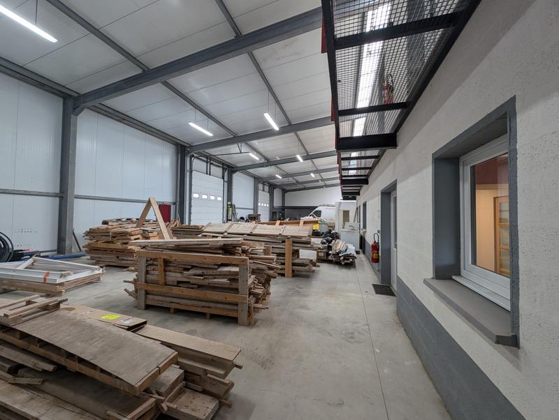Entrepôt - 540 m² - 9 pièces