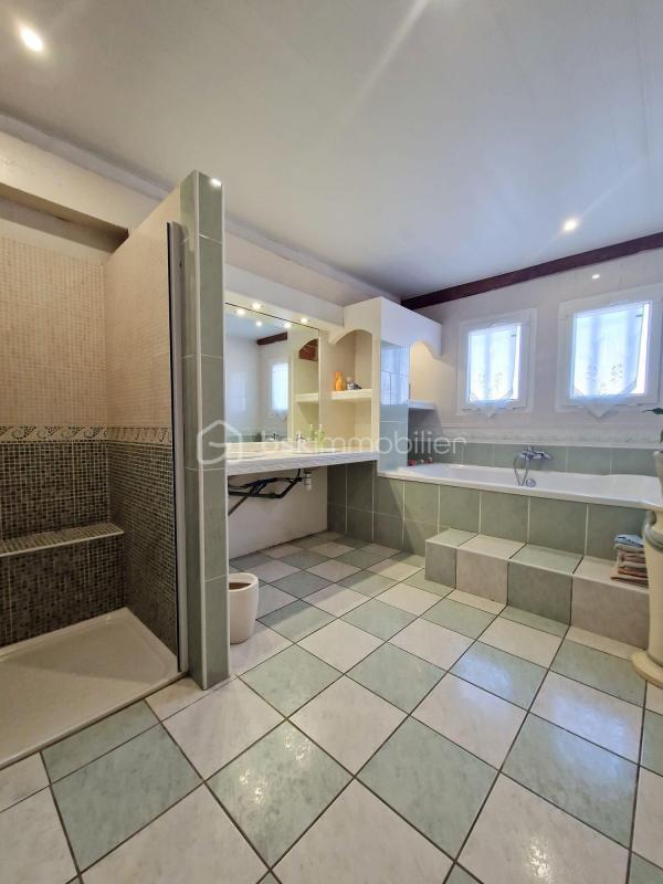 Villa - 180 m² - 6 pièces