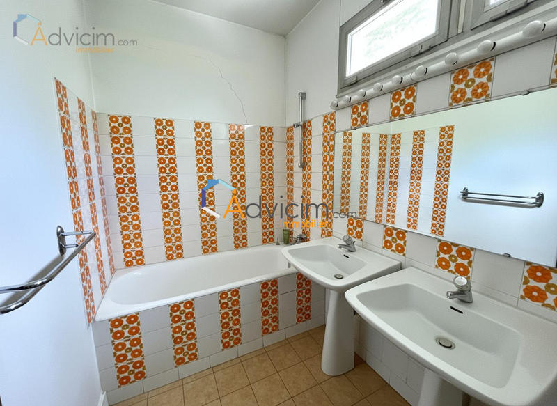 Maison contemporaine - 231 m² - 5 pièces