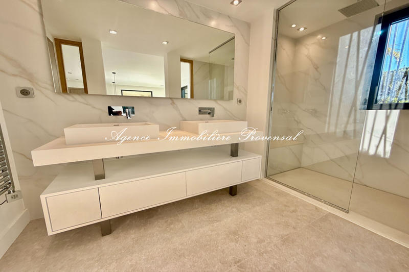 Villa - 266 m² - 5 pièces