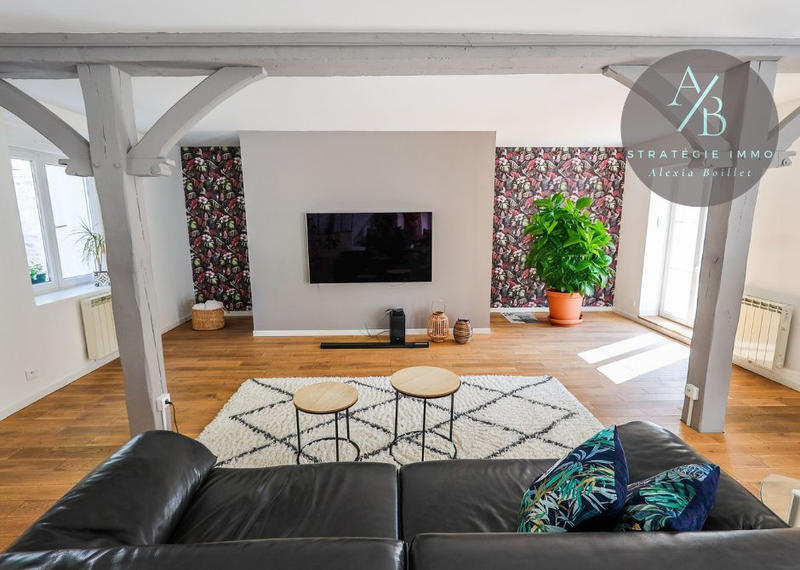 Maison - 310 m² - 9 pièces