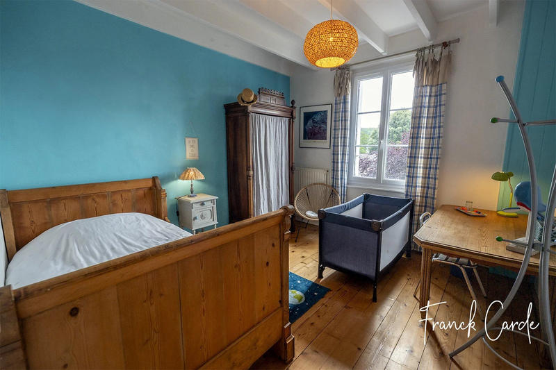 Maison - 198 m² - 8 pièces