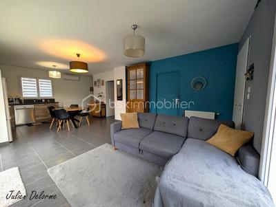 Maison jumelée - 99 m² - 5 pièces