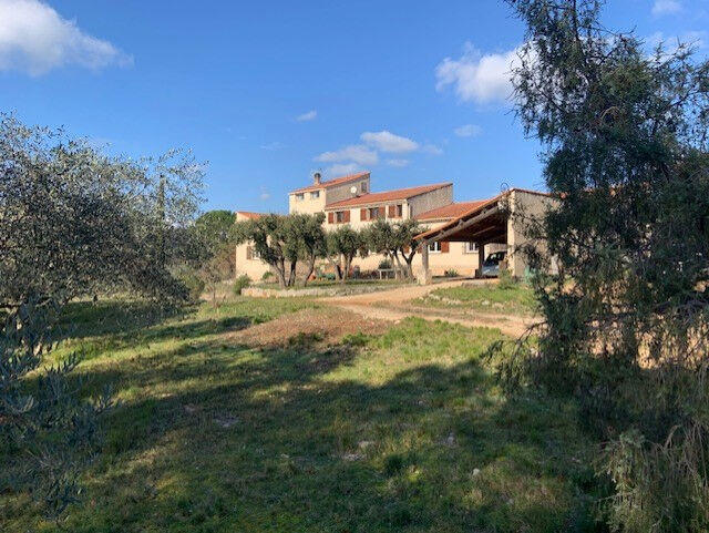 Maison - 220 m² - 7 pièces