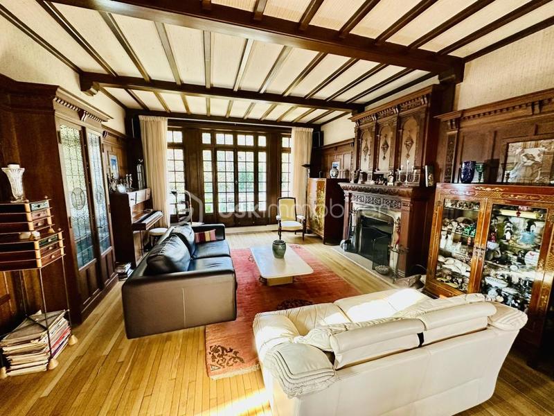 Demeure - 140 m² - 5 pièces