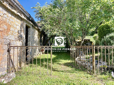 Maison - 280 m² - 8 pièces