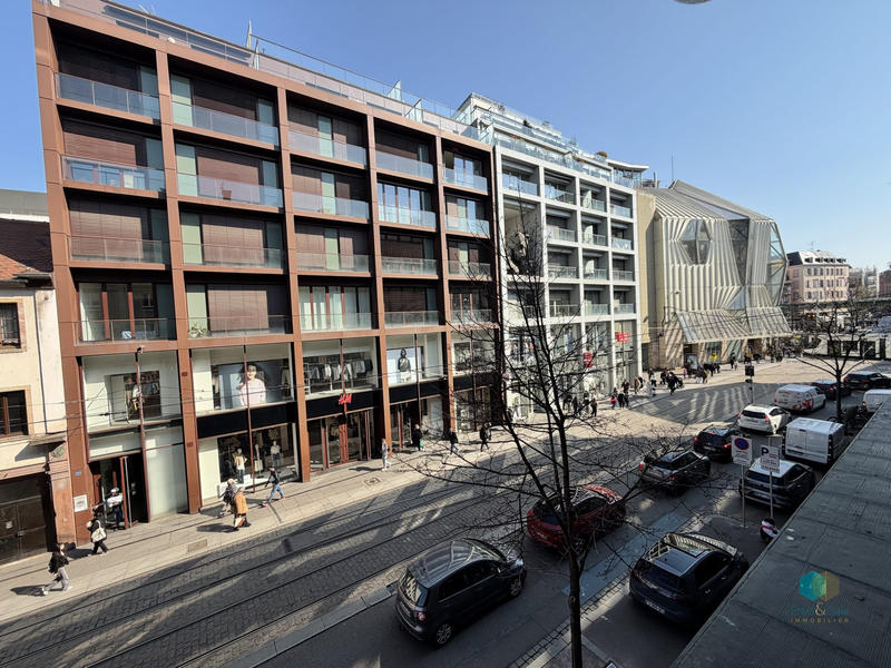 Local d'activités - 106 m² - 4 pièces