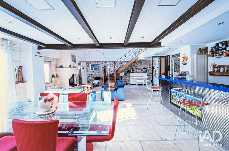 Maison - 200 m² - 4 pièces