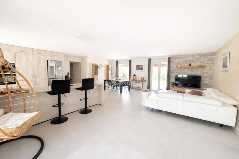 Maison - 136 m² - 4 pièces