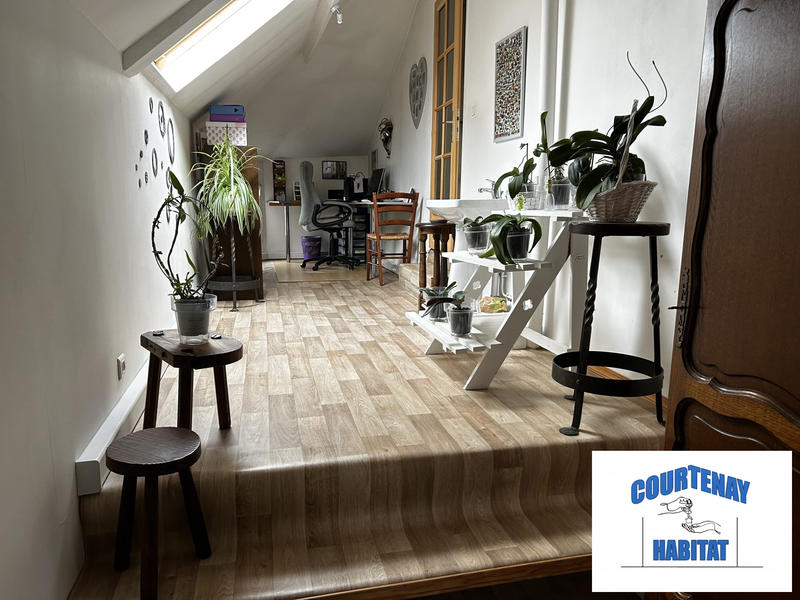 Maison - 217 m² - 8 pièces