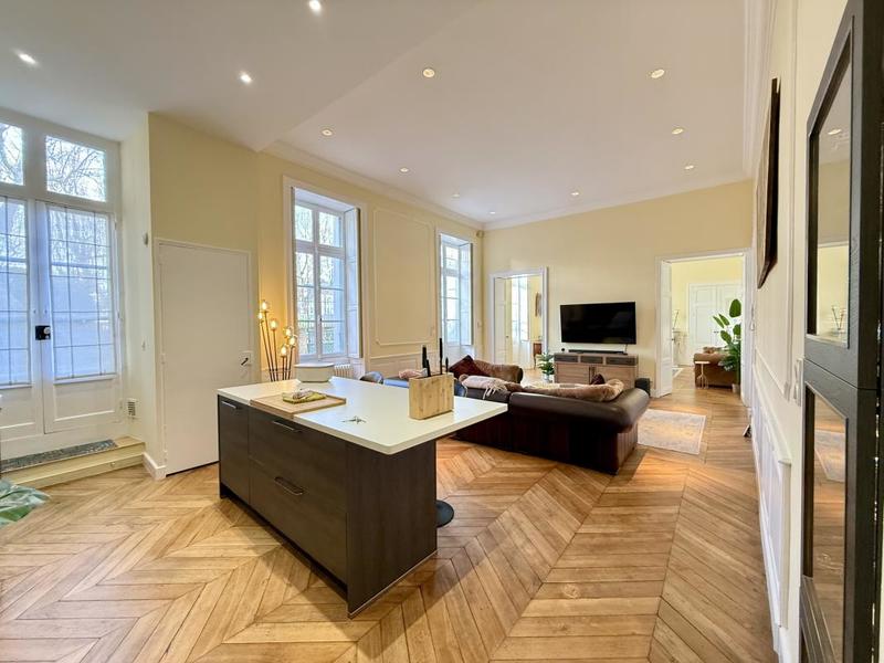 Appartement - 165 m² - 4 pièces