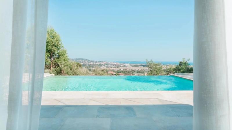 Maison - 336 m² - 12 pièces