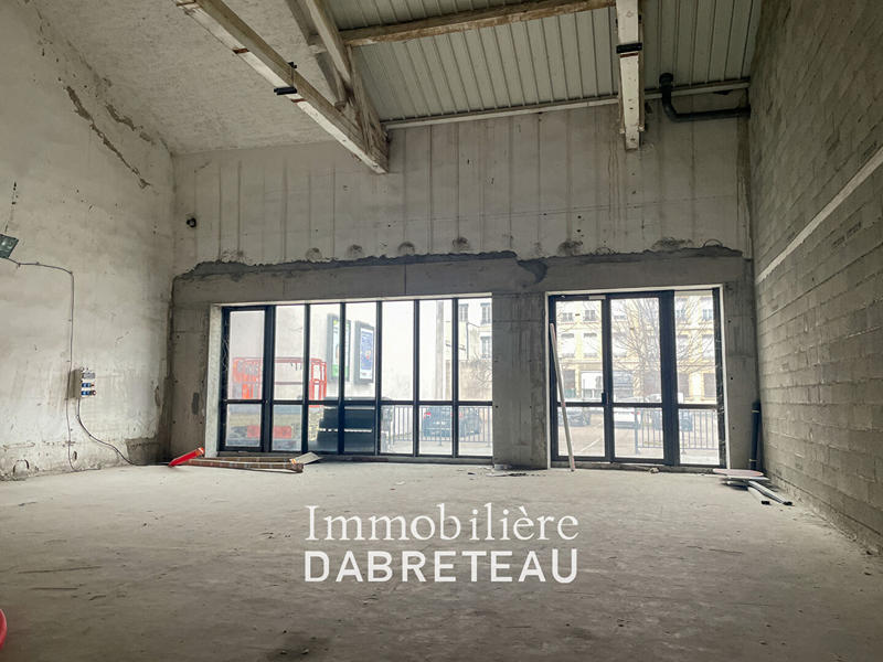 Local d'activité / Entrepôt - 596 m²