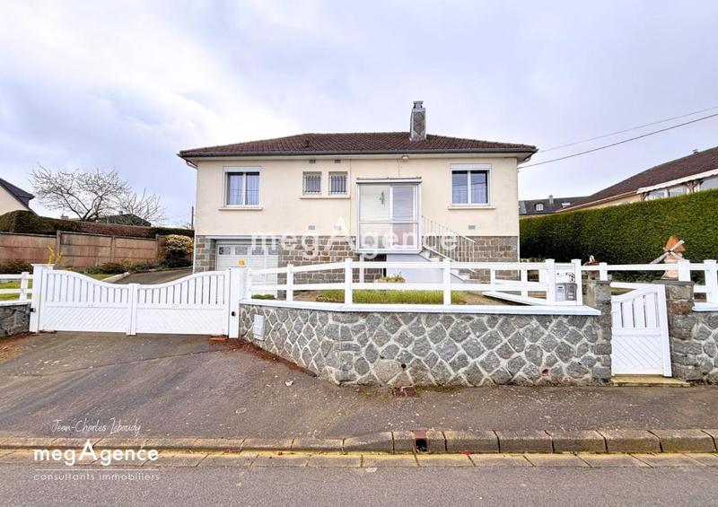 Maison traditionnelle - 75 m² - 4 pièces