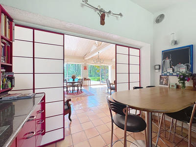 Maison - 232 m² - 7 pièces