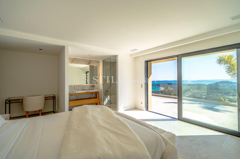 Villa - 353 m² - 6 pièces