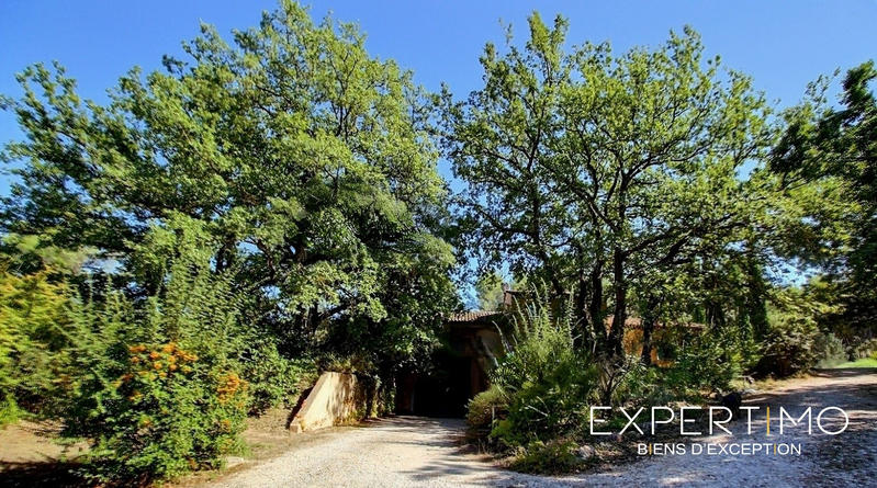 Villa - 209 m² - 5 pièces