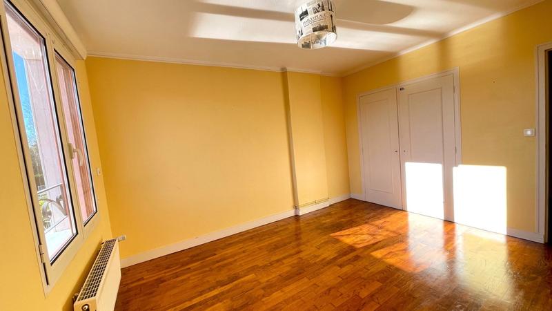 Maison - 180 m² - 7 pièces