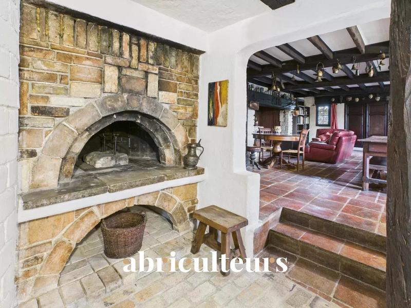 Maison - 223 m² - 7 pièces