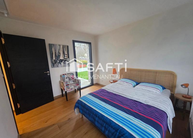 Maison - 210 m² - 6 pièces