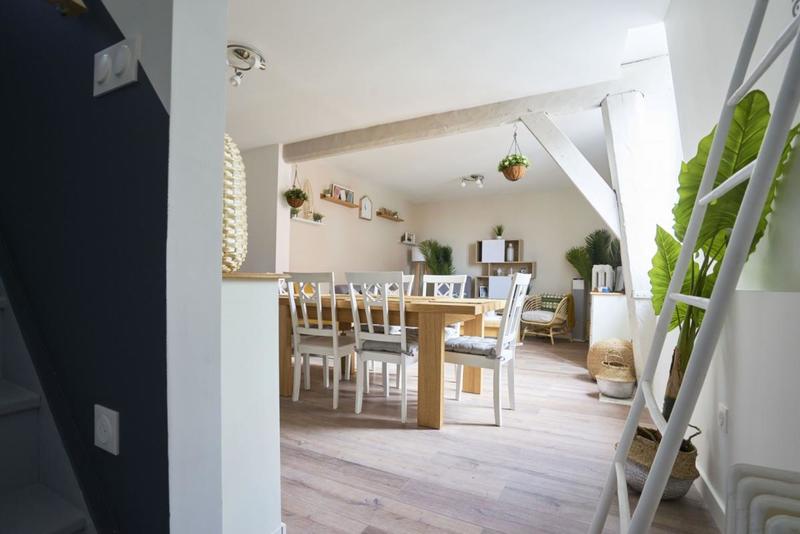 Appartement - 100 m² - 6 pièces