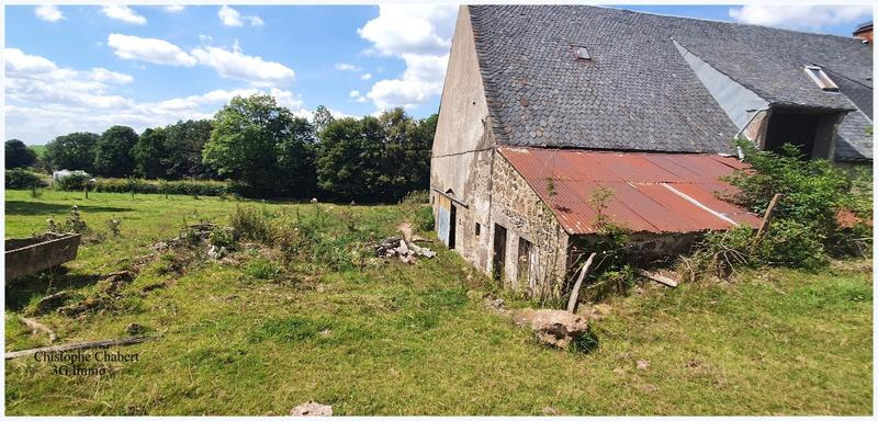 Grange - 180 m² - 2 pièces