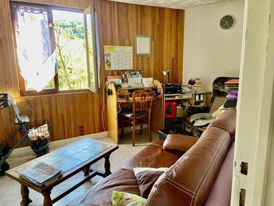 Maison - 180 m² - 11 pièces