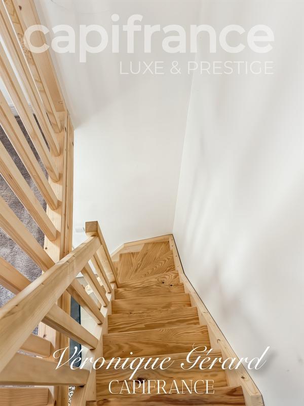 Propriété - 351 m² - 12 pièces